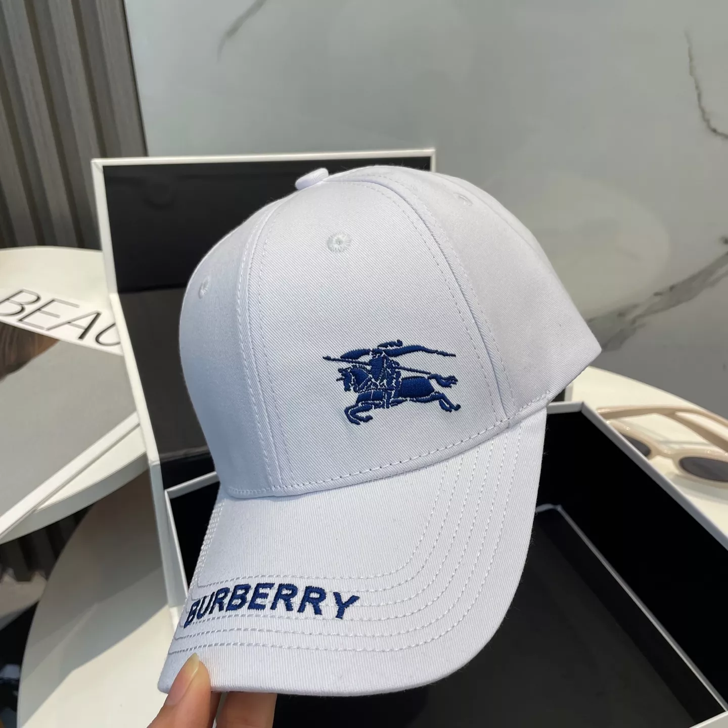 Burberry Caps AllSeason 5887
