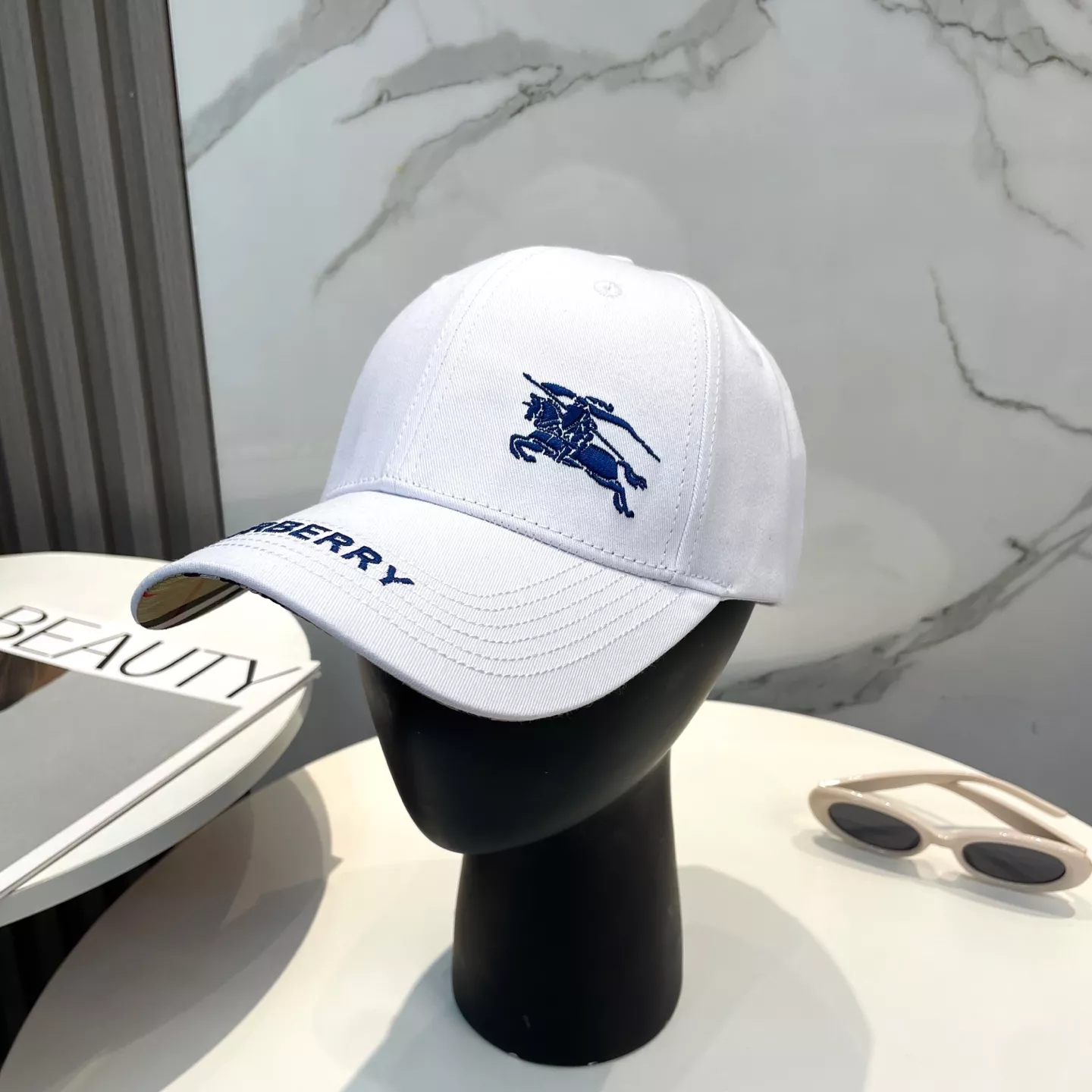 Burberry Caps AllSeason 5887