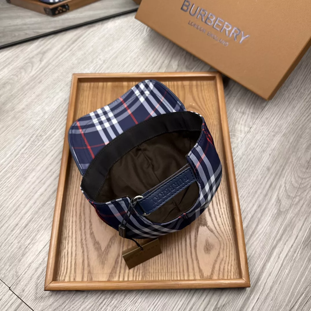 Burberry Caps Bold 732