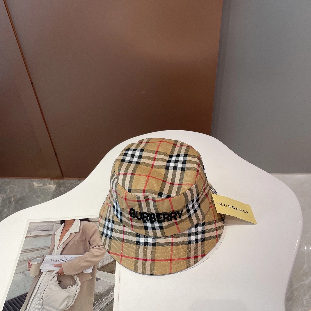 Burberry Caps Bold 9190
