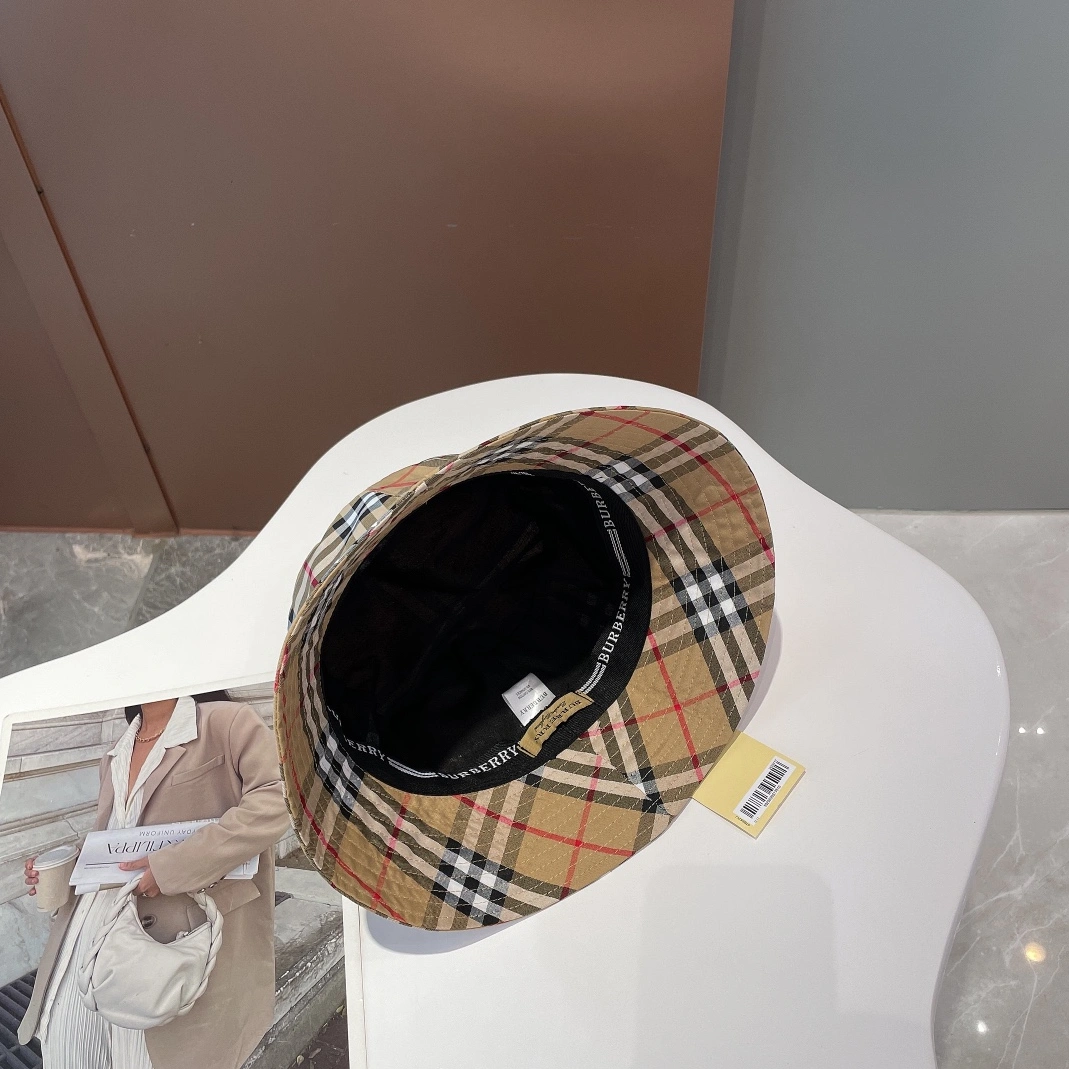 Burberry Caps Bold 9190