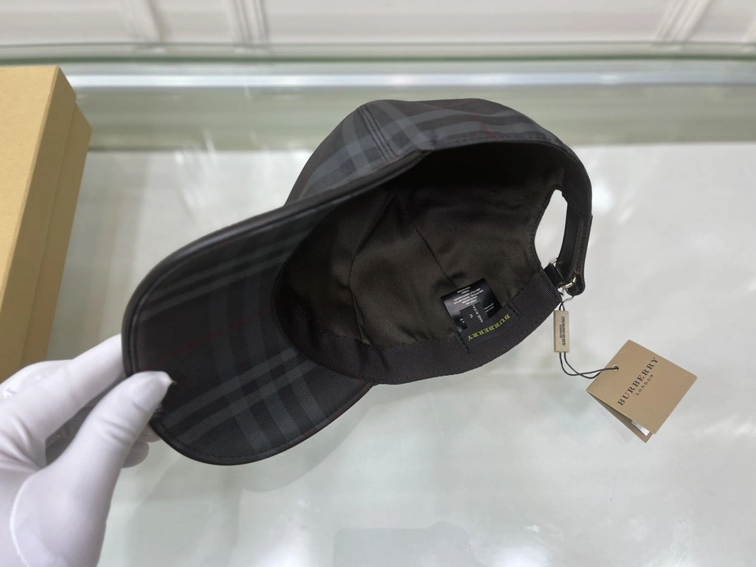 Burberry Caps Bright 1644