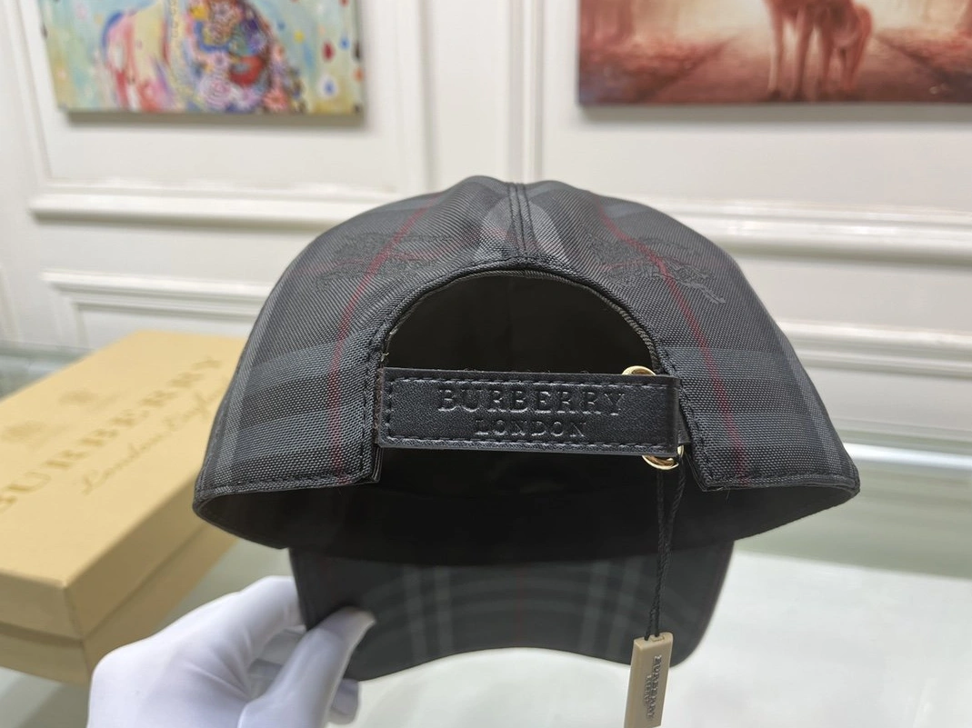 Burberry Caps Bright 1644