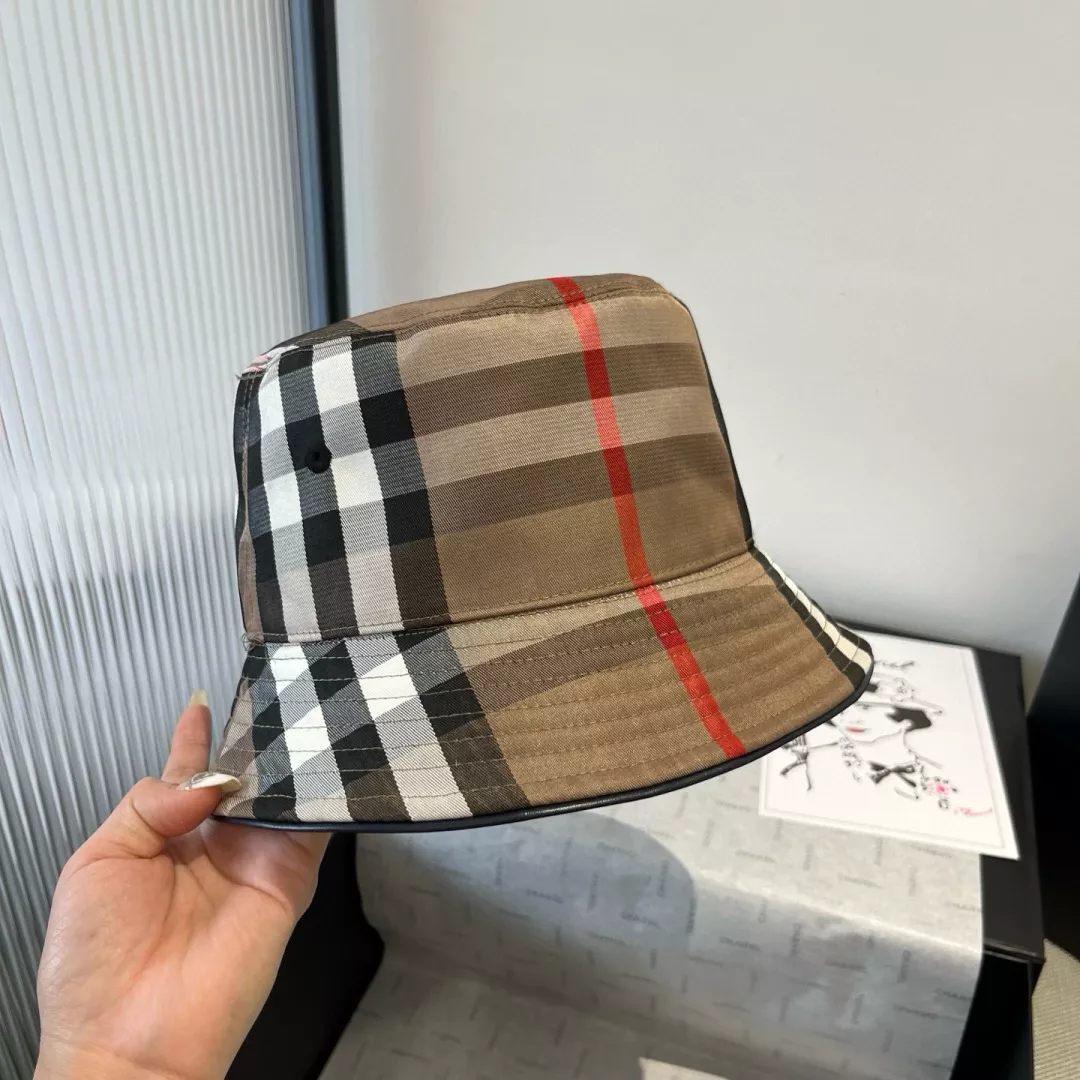 Burberry Caps Bright 8434