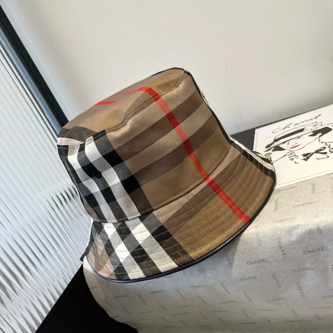 Burberry Caps Bright 8434