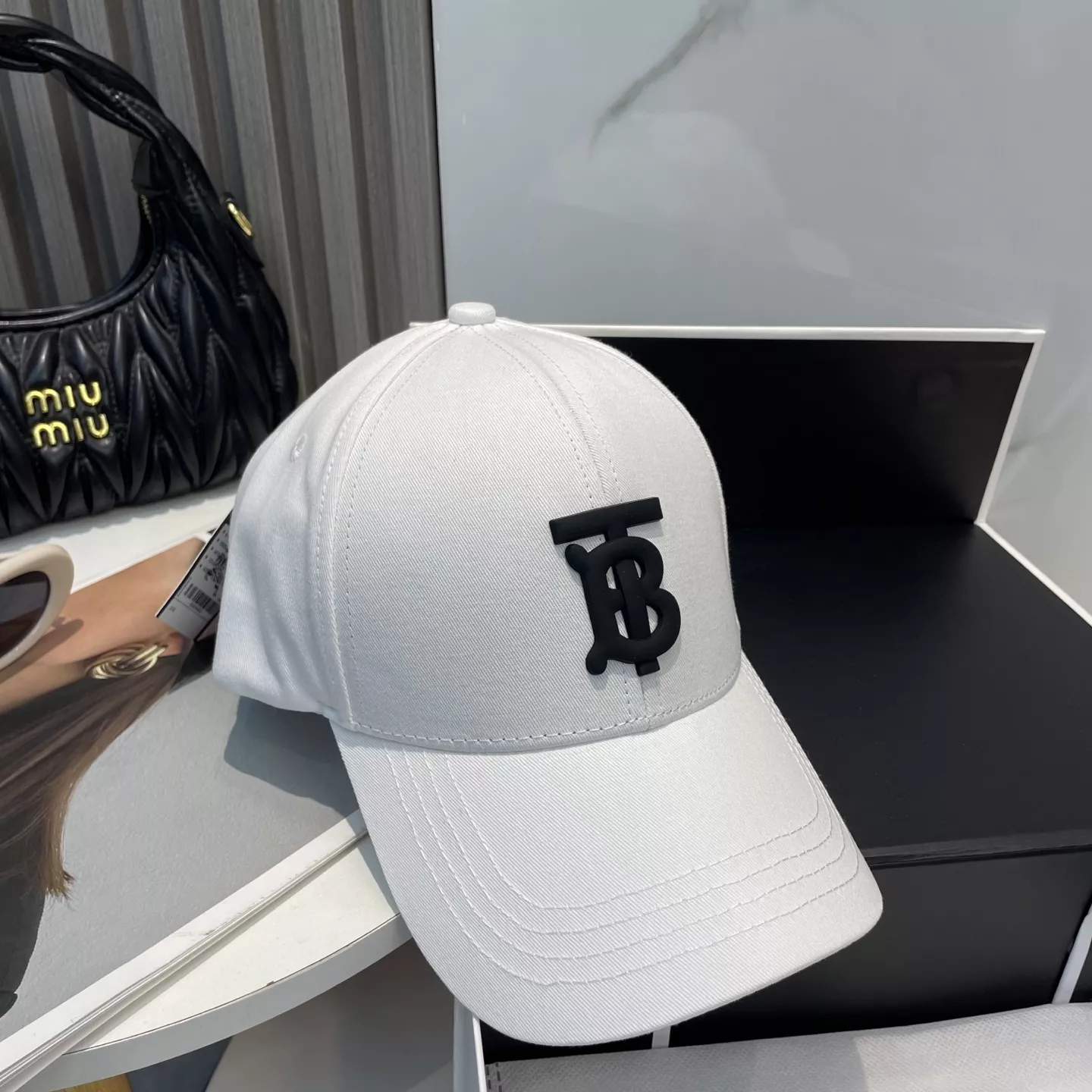 Burberry Caps Compact 4145