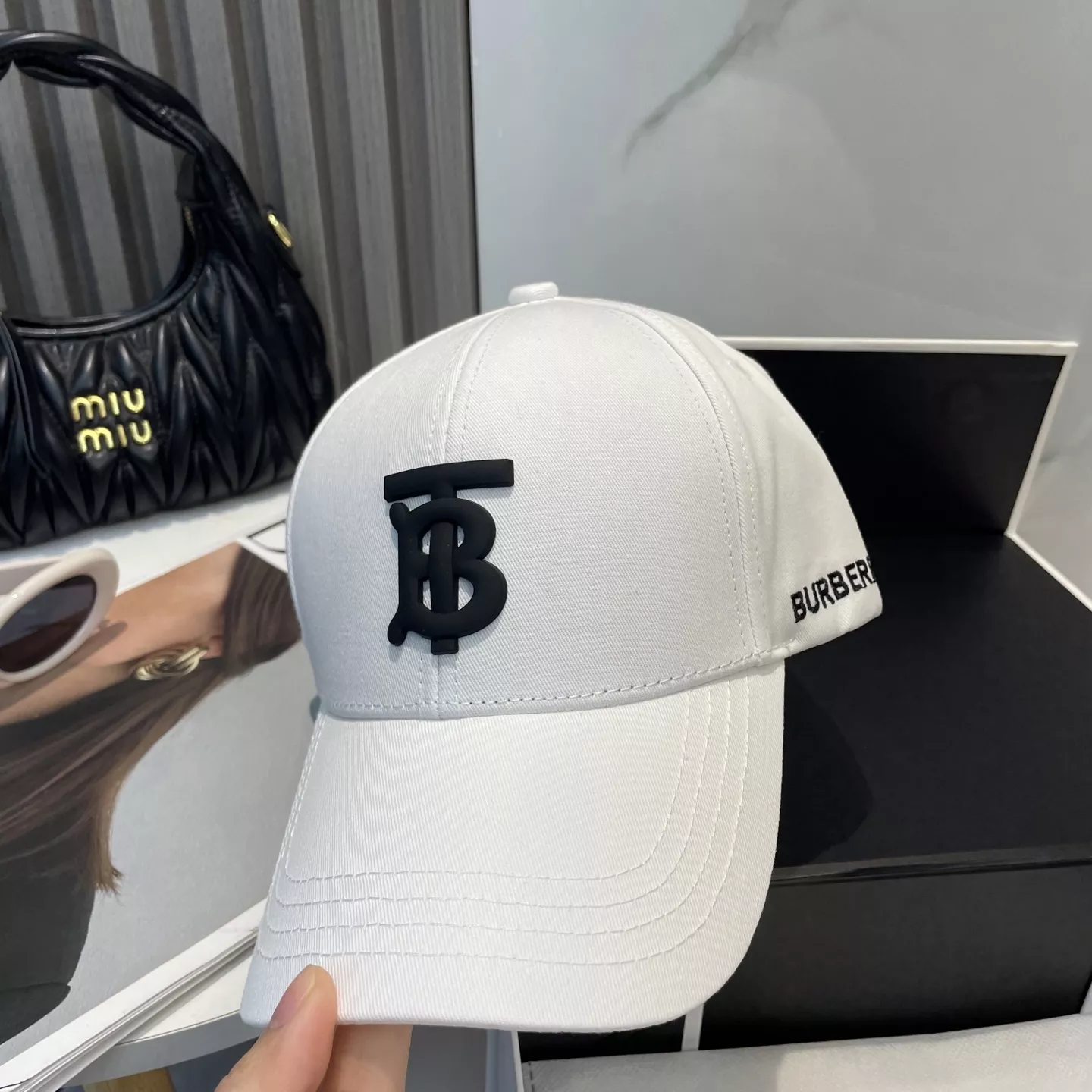 Burberry Caps Compact 4145
