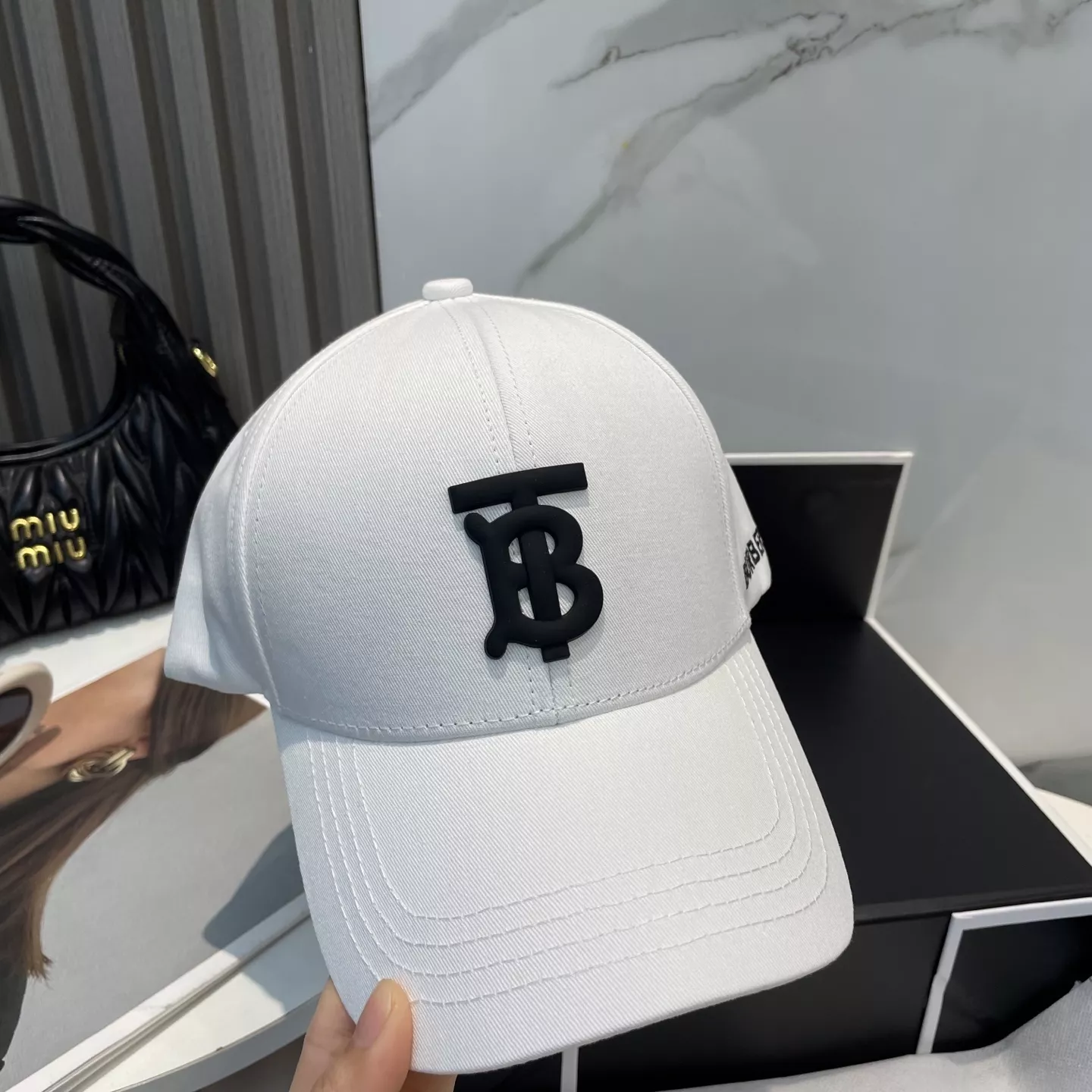 Burberry Caps Compact 4145
