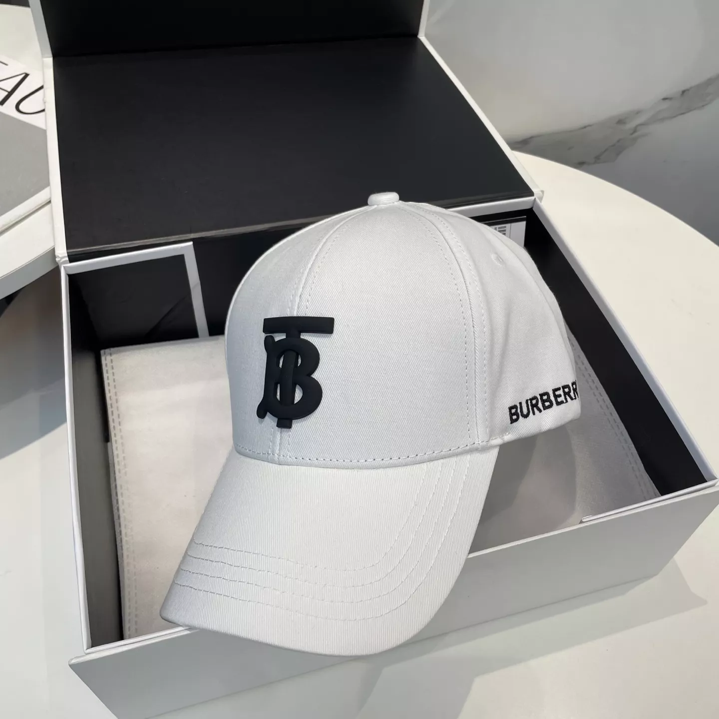 Burberry Caps Compact 4145