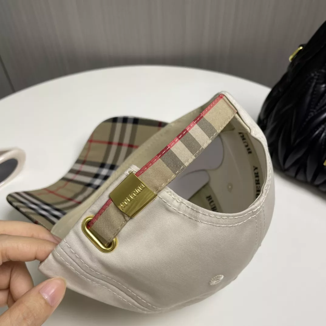 Burberry Caps Cozy 4490