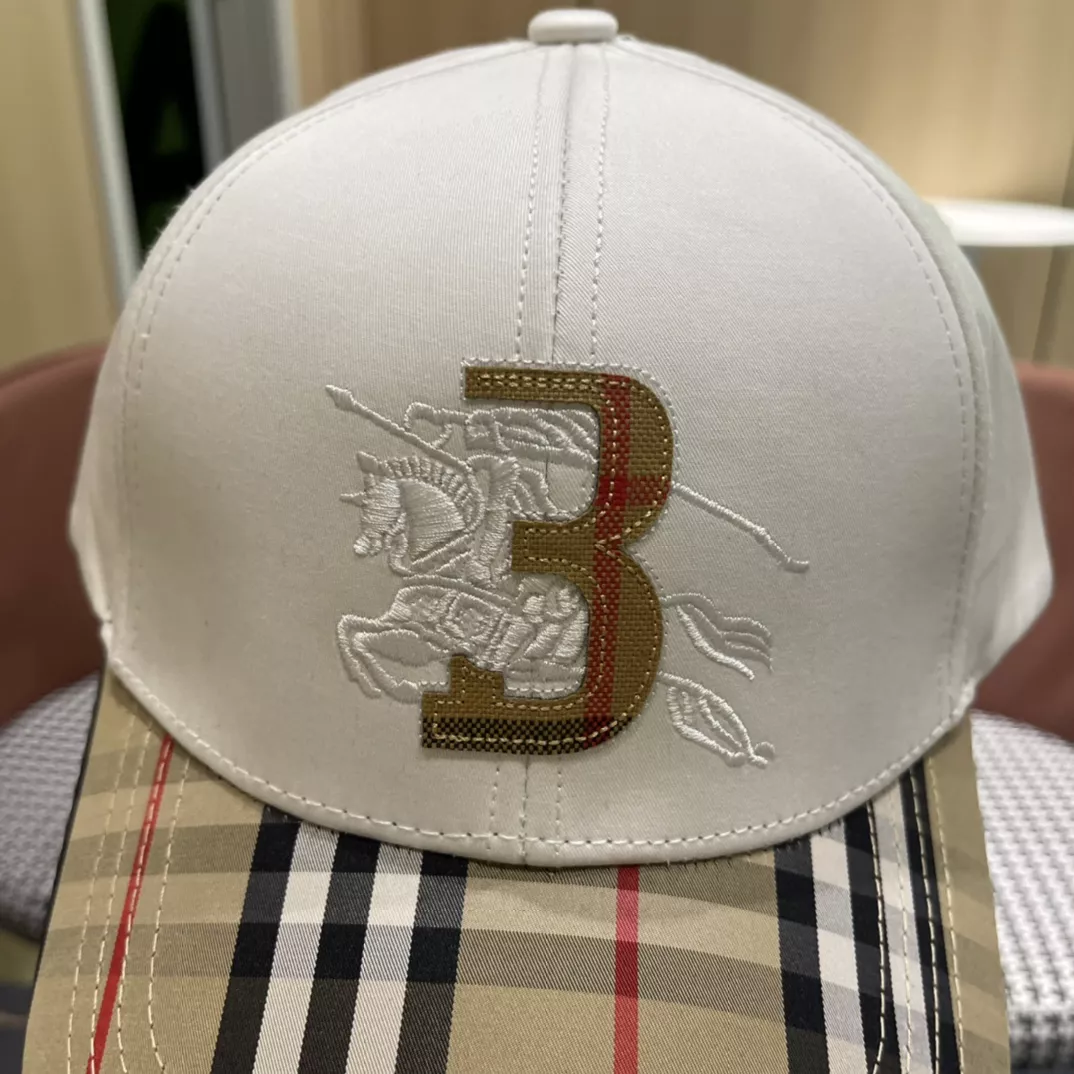 Burberry Caps DailyWear 4086
