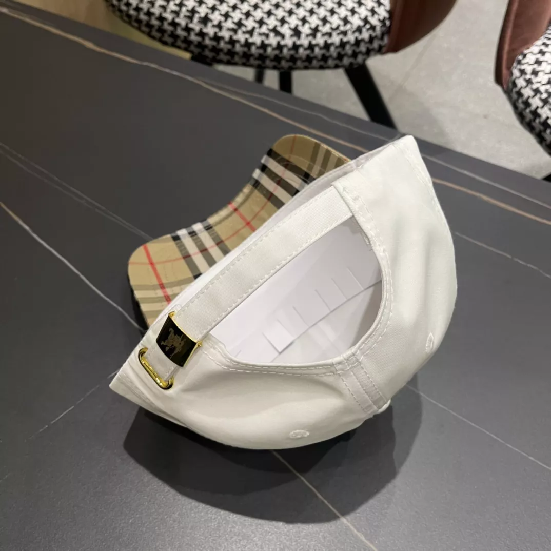 Burberry Caps DailyWear 4086