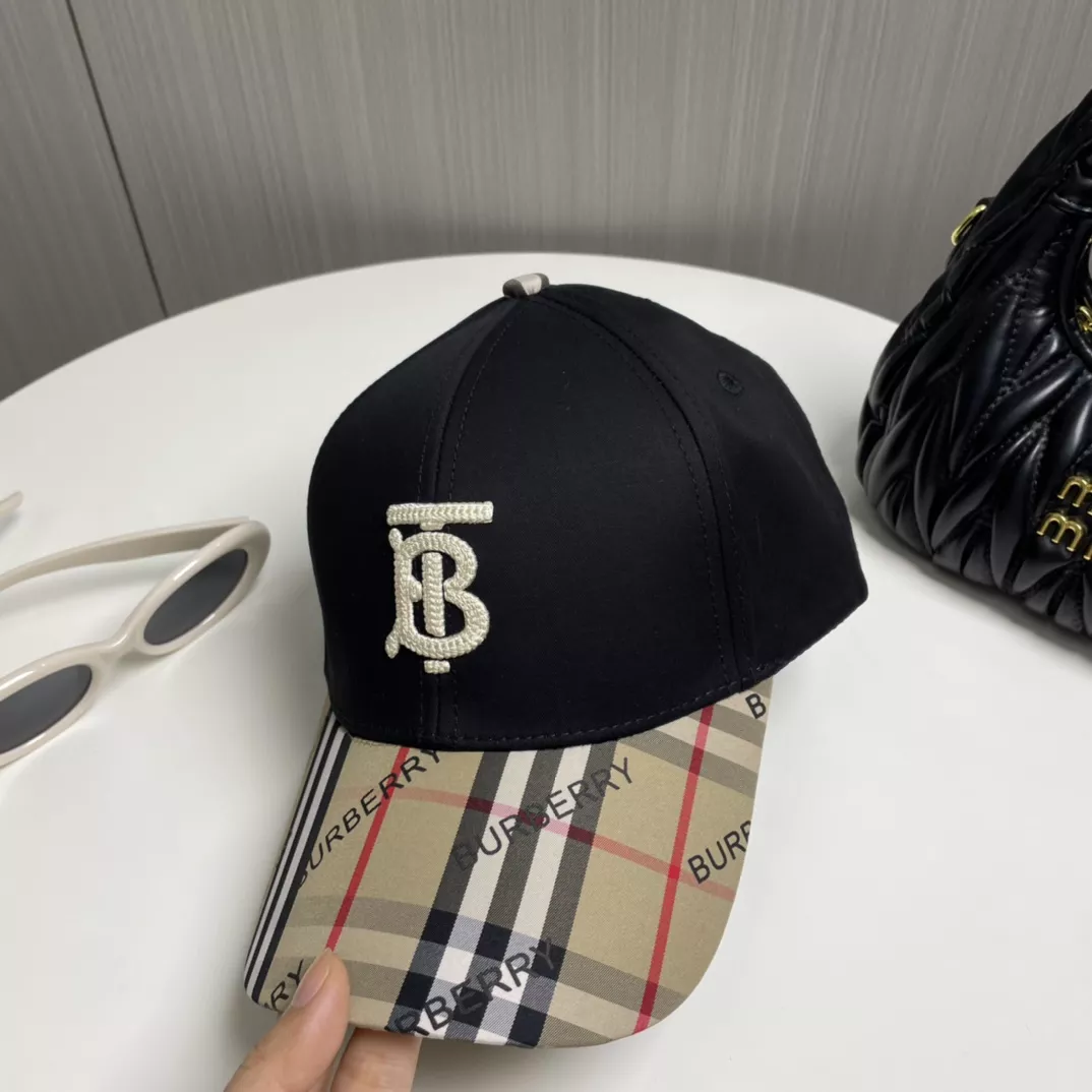 Burberry Caps Elegant 2093