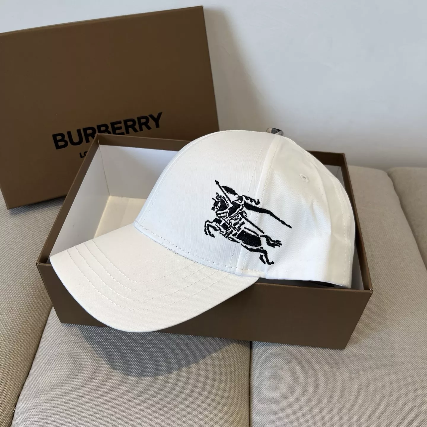 Burberry Caps Lightweight 9096