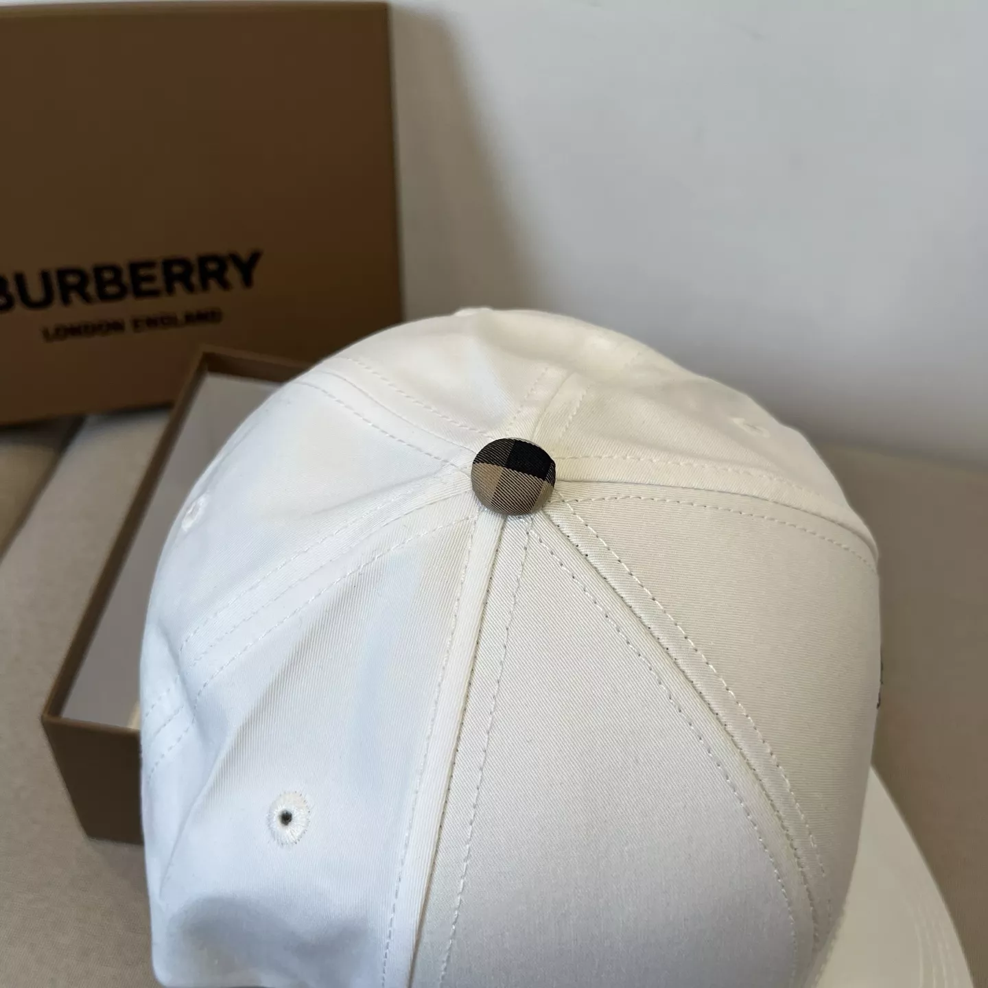Burberry Caps Lightweight 9096