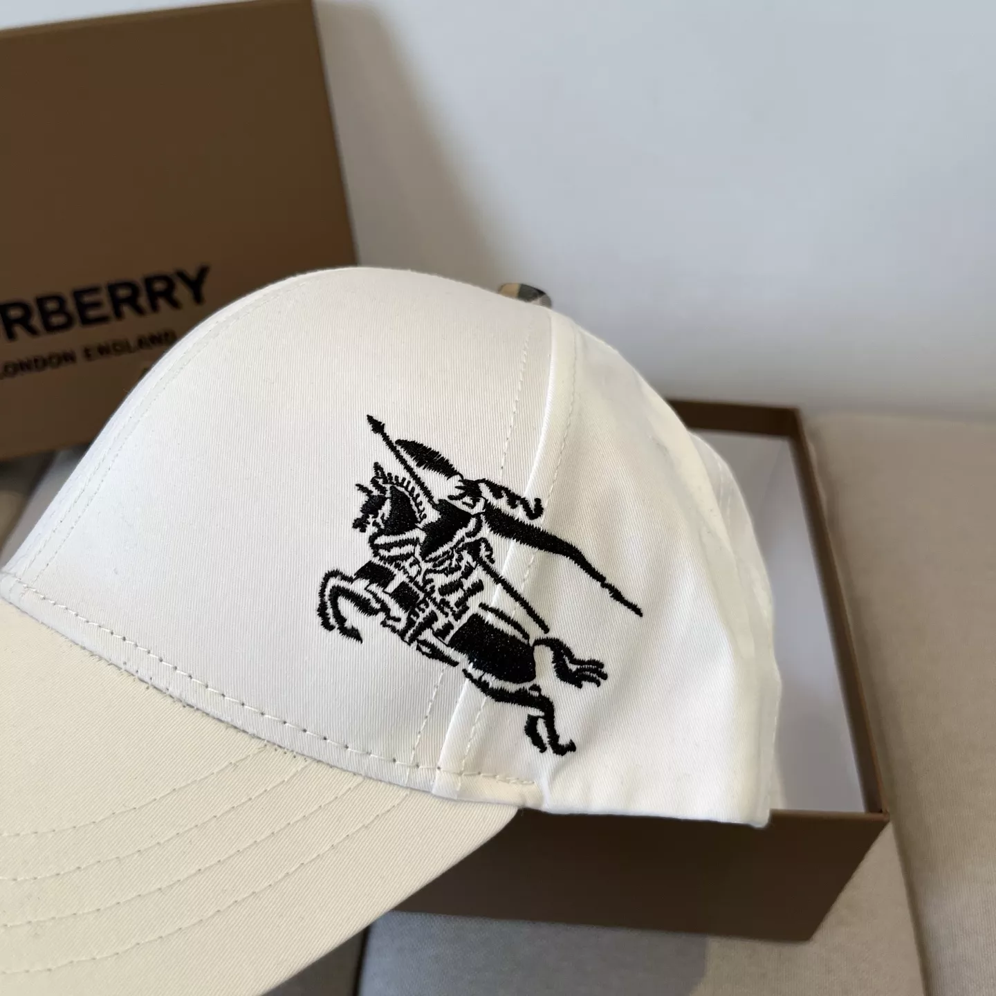Burberry Caps Lightweight 9096