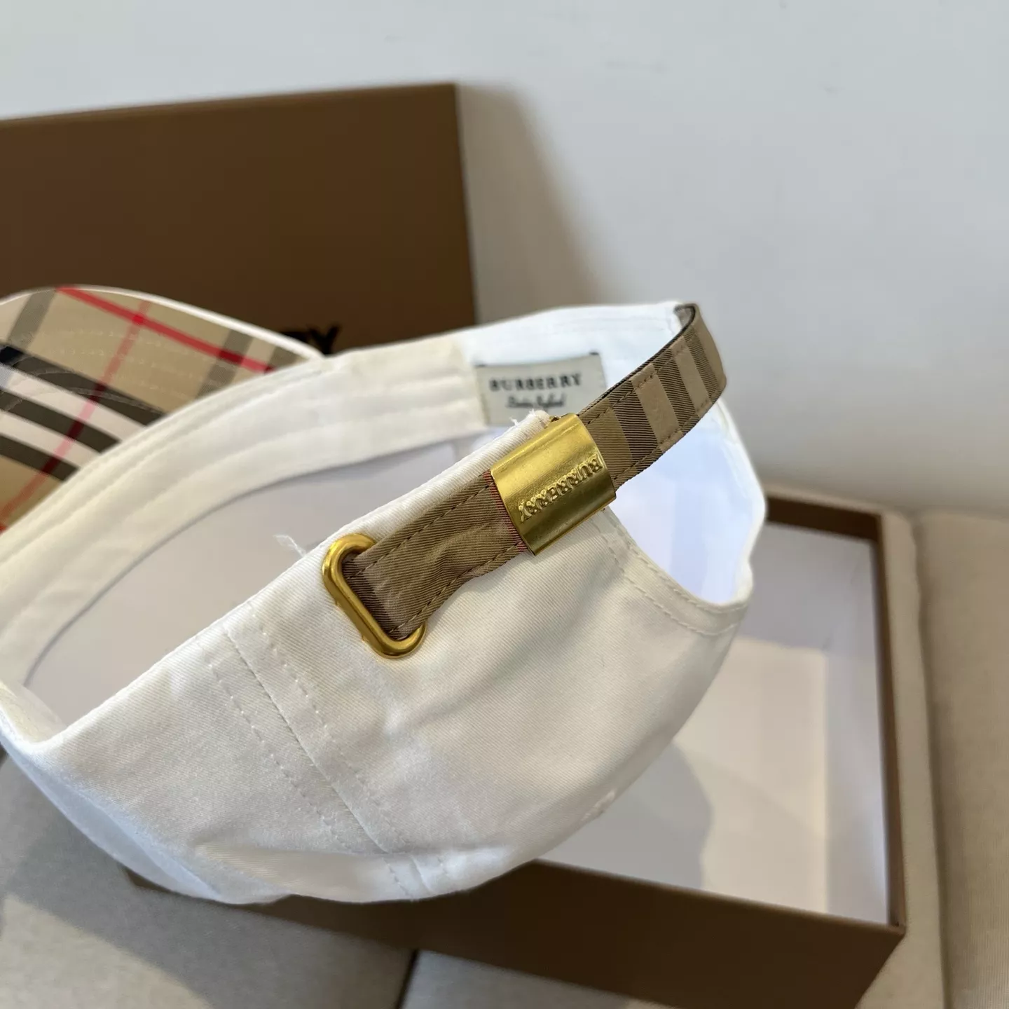 Burberry Caps Lightweight 9096