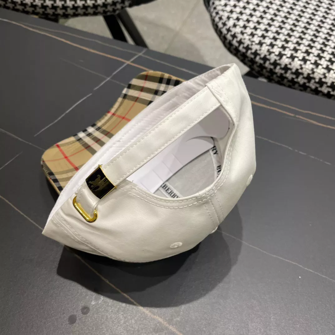 Burberry Caps ModernLook 1090