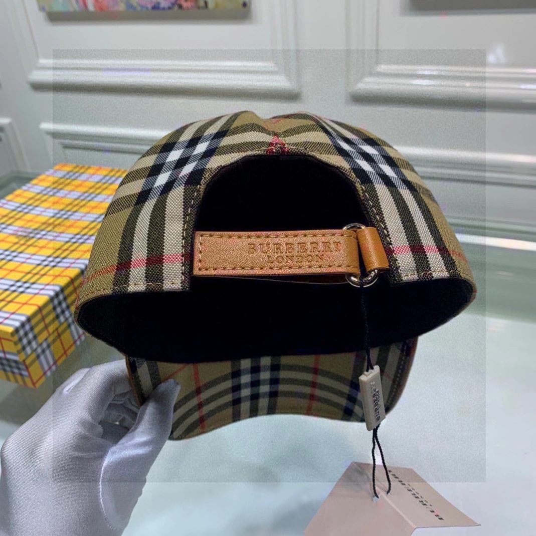 Burberry Caps ModernLook 5967