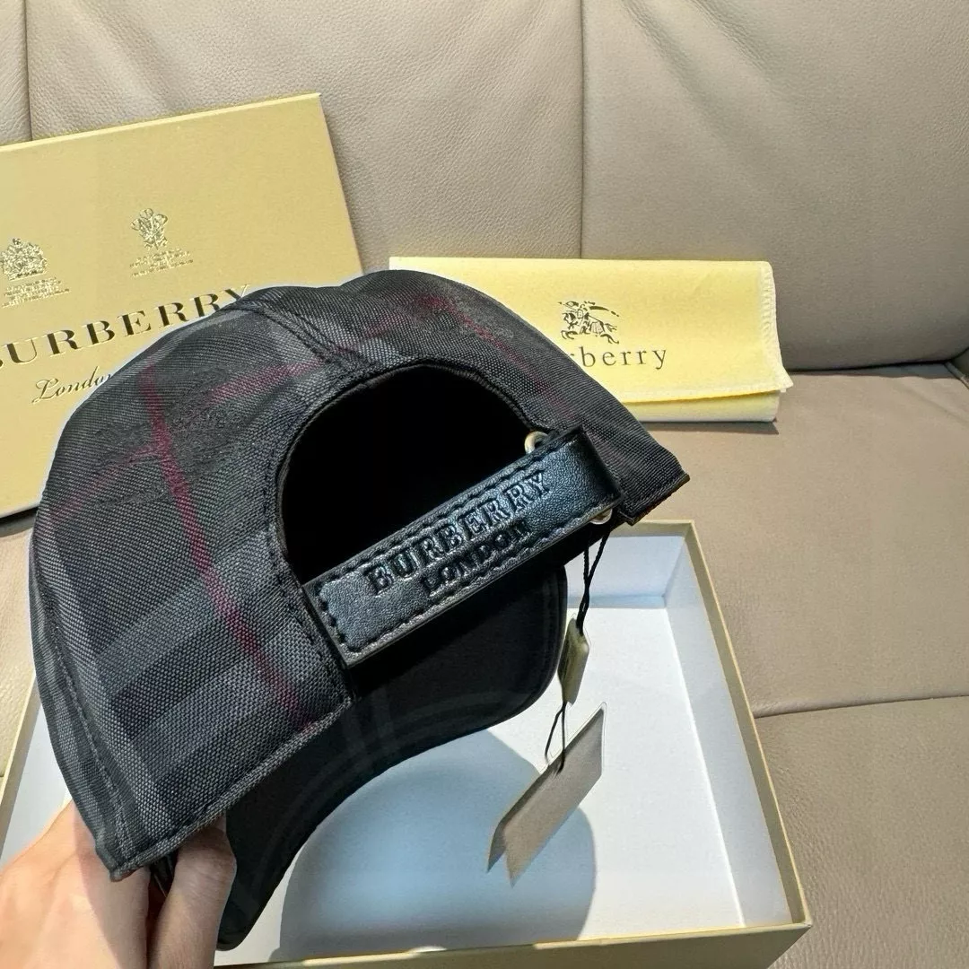 Burberry Caps Resilient 5283
