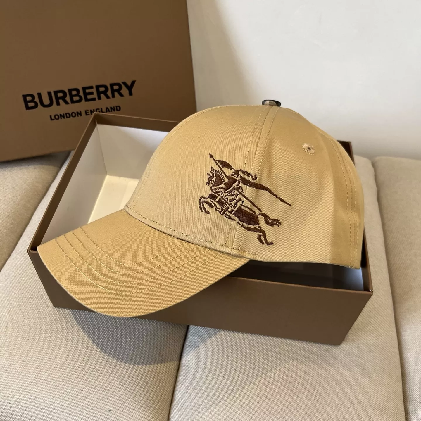 Burberry Caps SmartChoice 8696