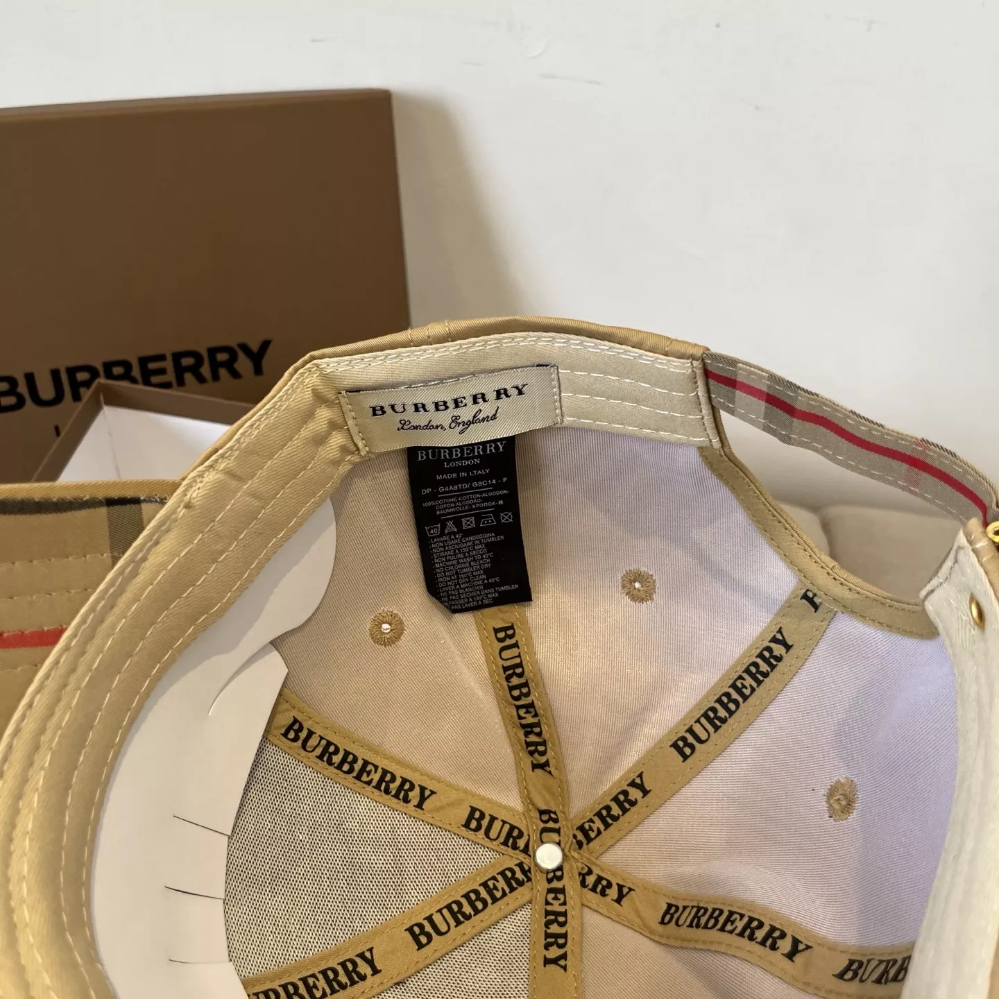 Burberry Caps SmartChoice 8696