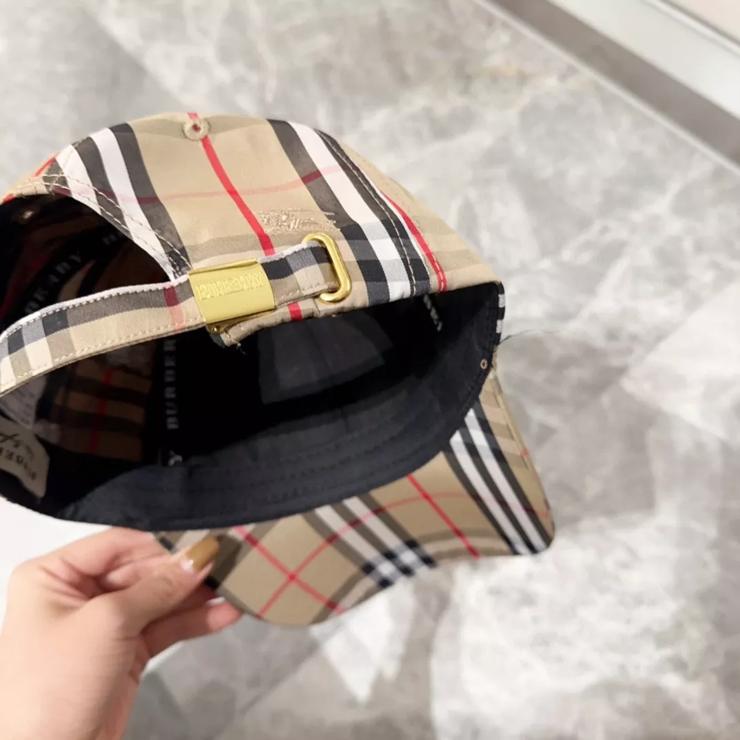 Burberry Caps Soft 6154