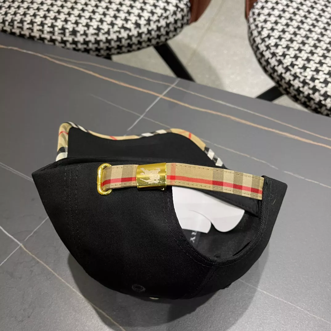Burberry Caps Stylish 1369