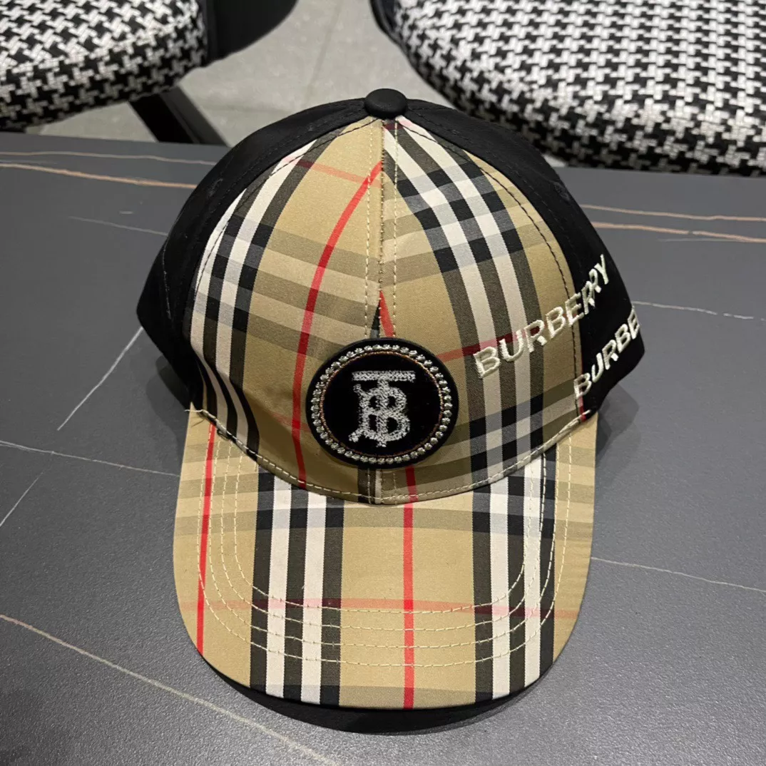 Burberry Caps Timeless 6251