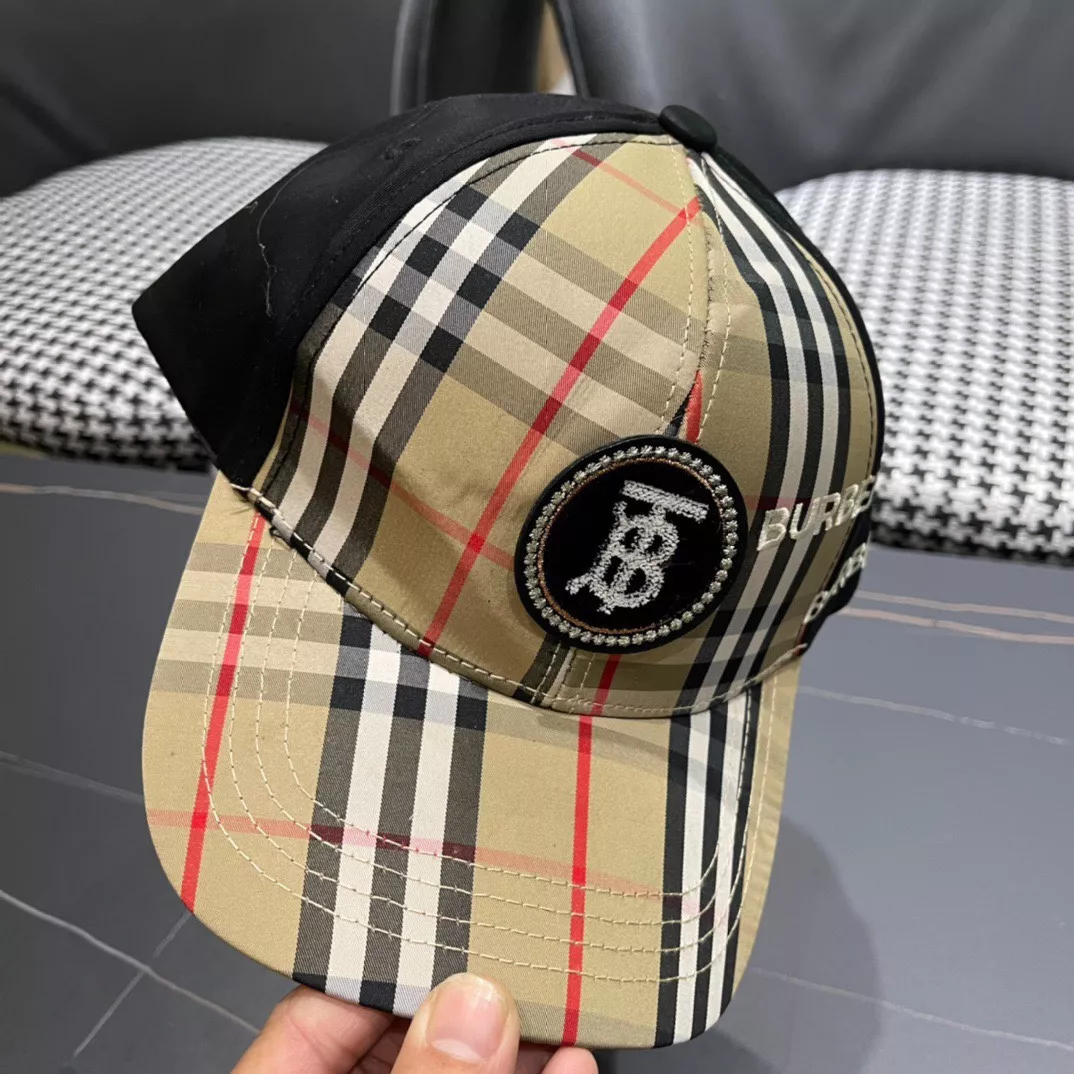 Burberry Caps Timeless 6251