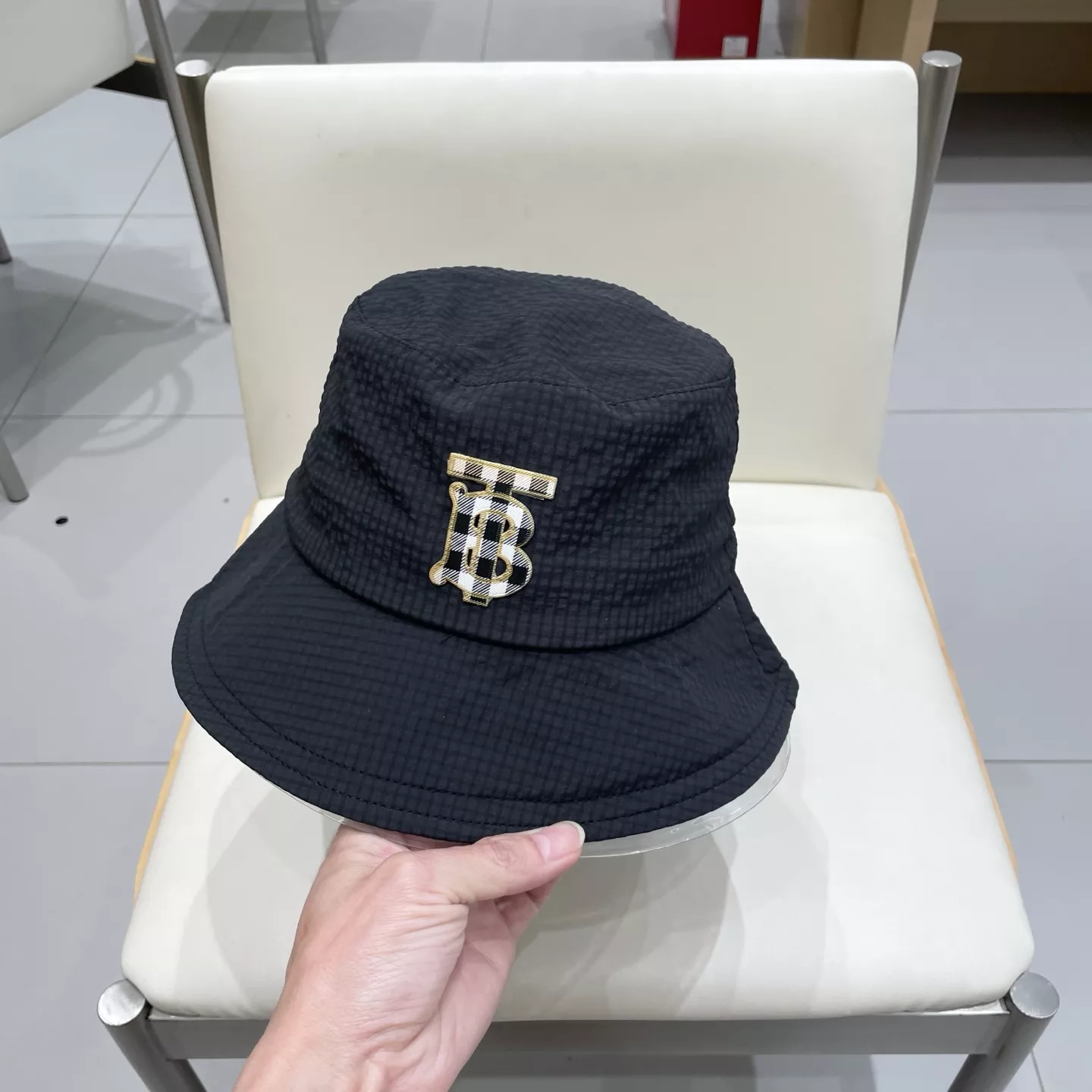 Burberry Caps Timeless 8916