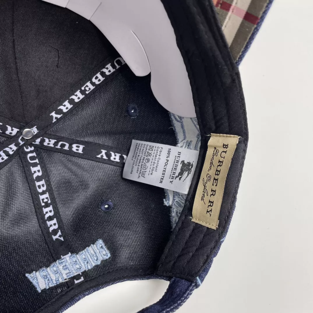 Burberry Caps Trendsetting 9685