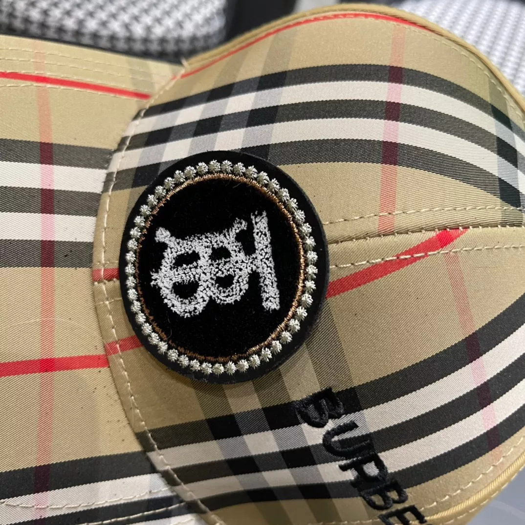 Burberry Caps Vibrant 9599