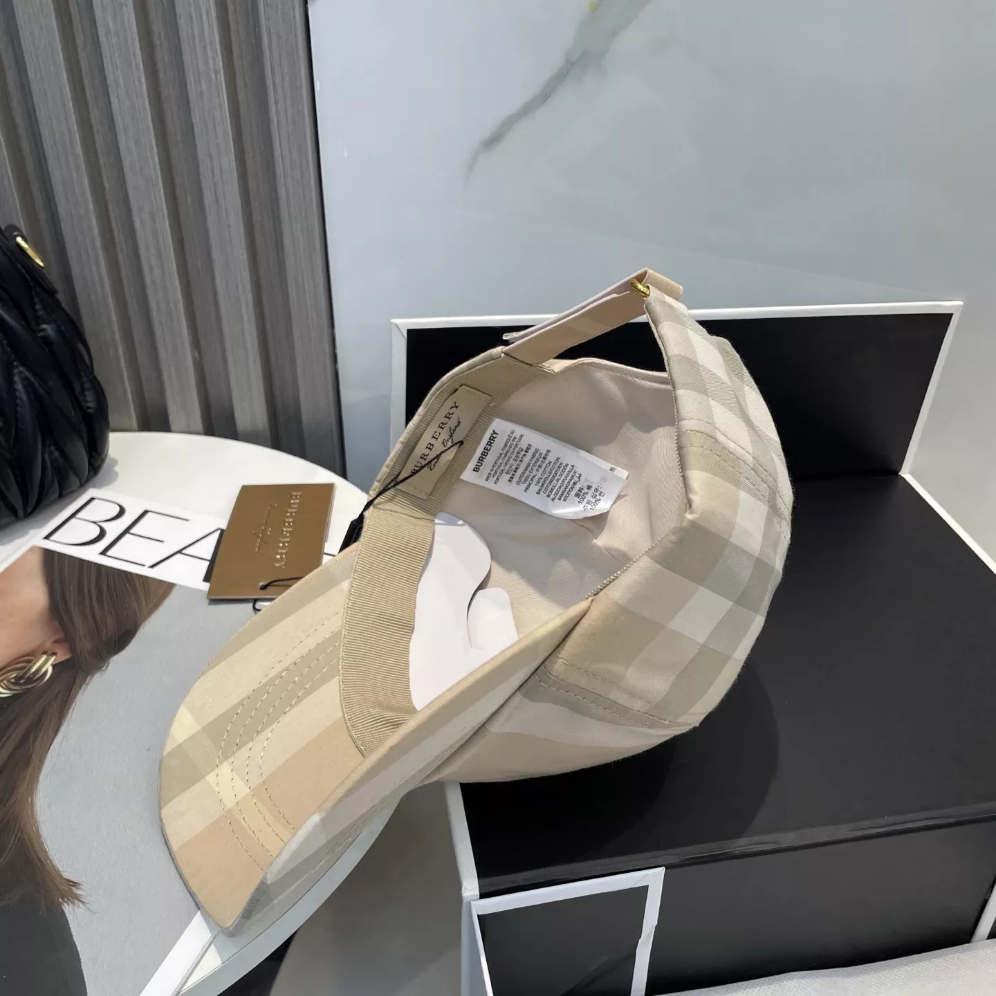 Burberry Caps WellDesigned 5184