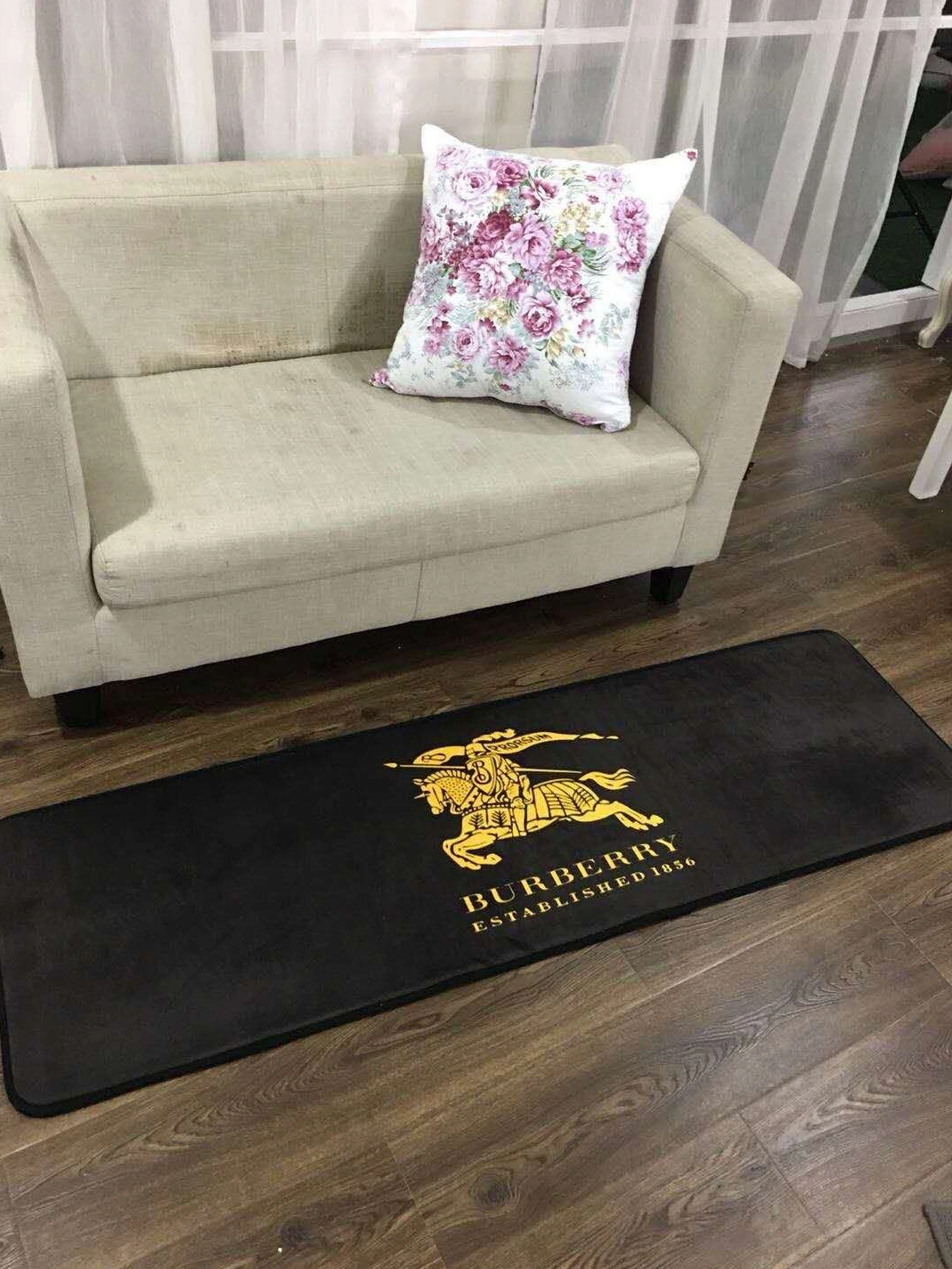 Burberry Carpets WellDesigned 7345