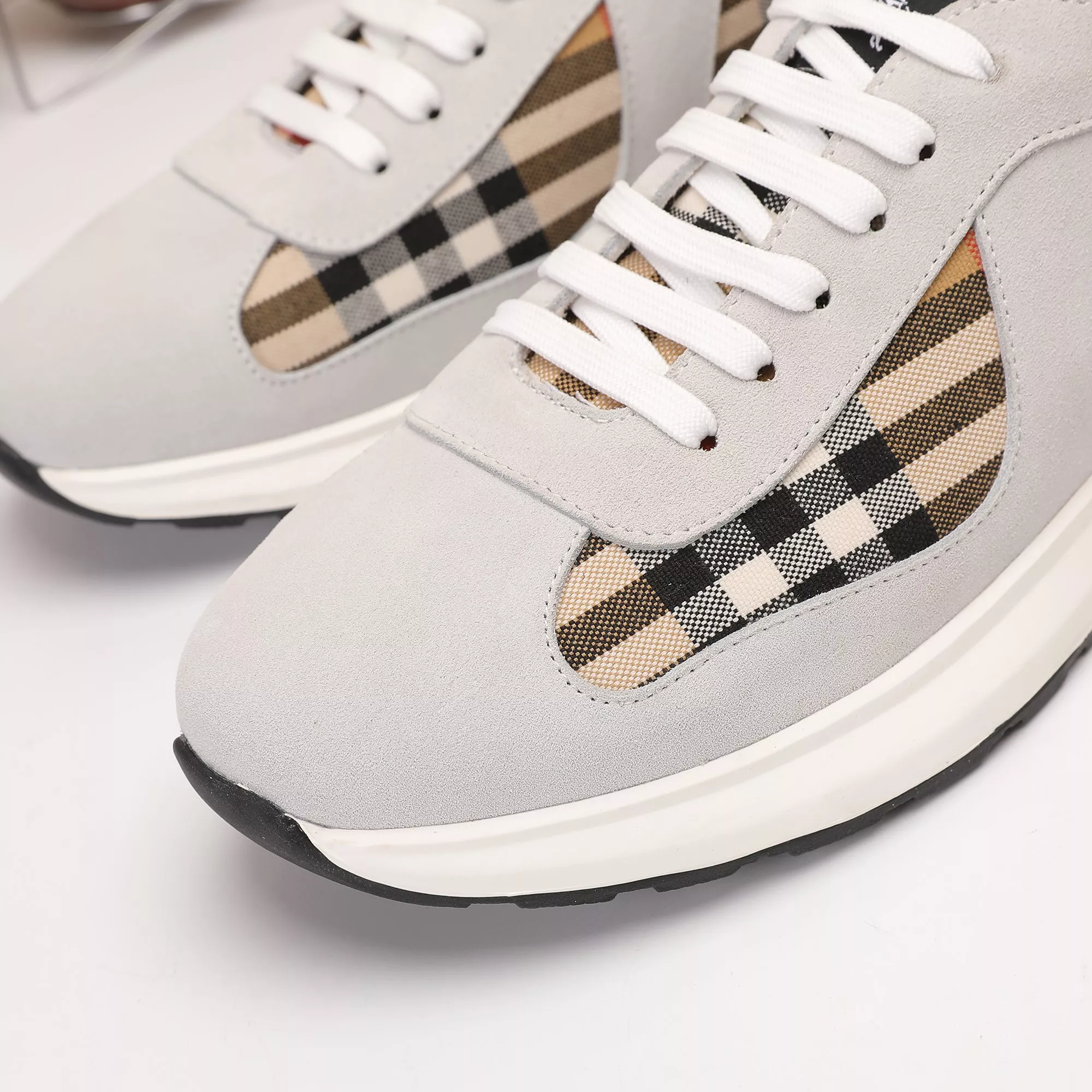 Burberry Casual Shoes For Men Affordable 2855