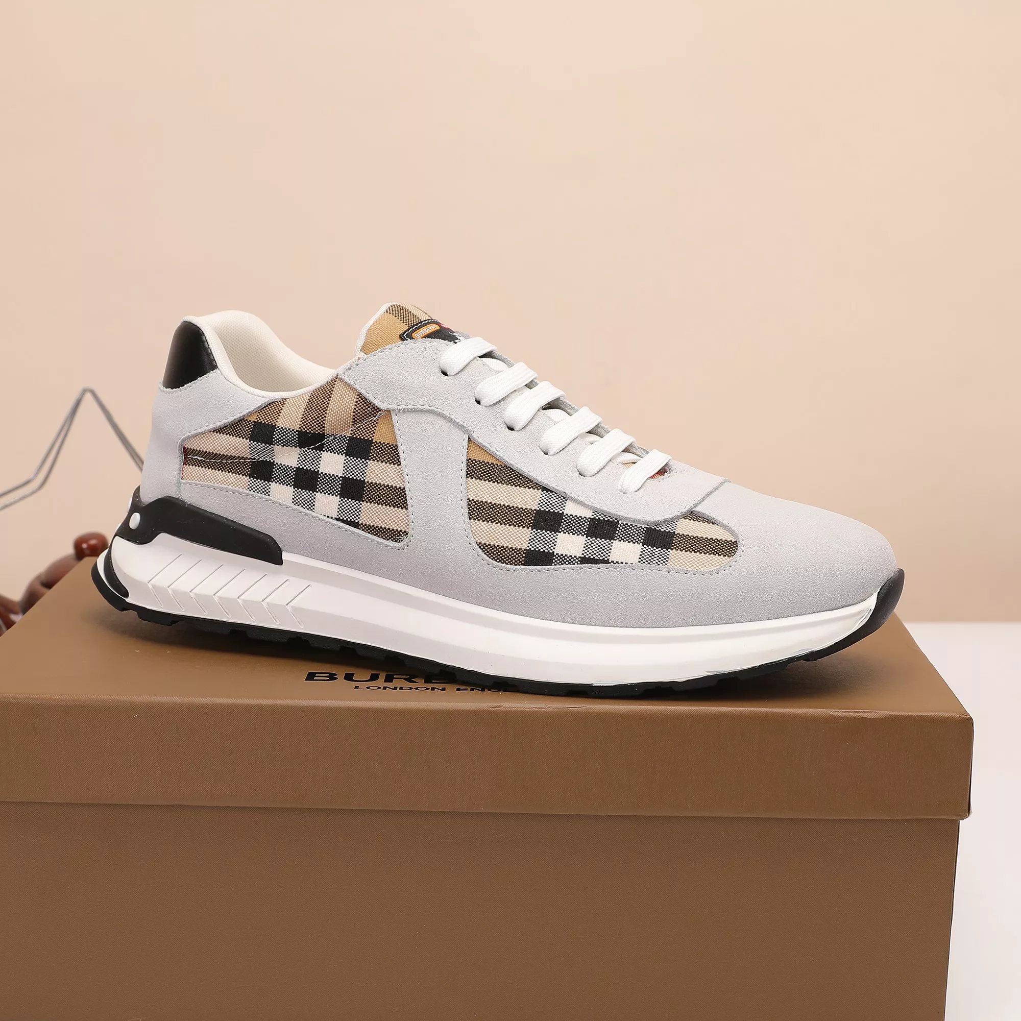 Burberry Casual Shoes For Men Affordable 2855