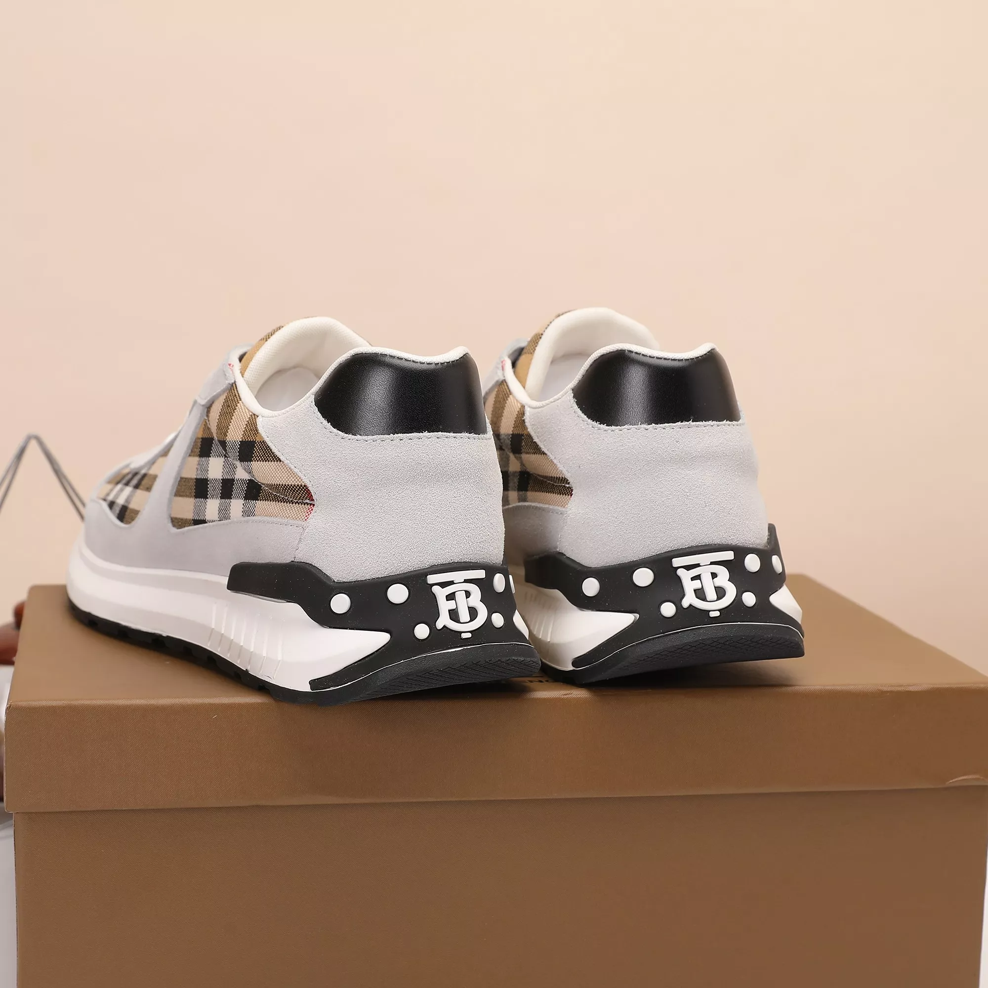 Burberry Casual Shoes For Men Affordable 2855