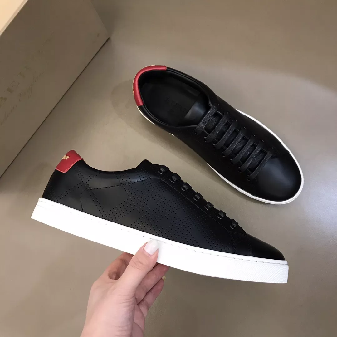 Burberry Casual Shoes For Men AllSeason 4342