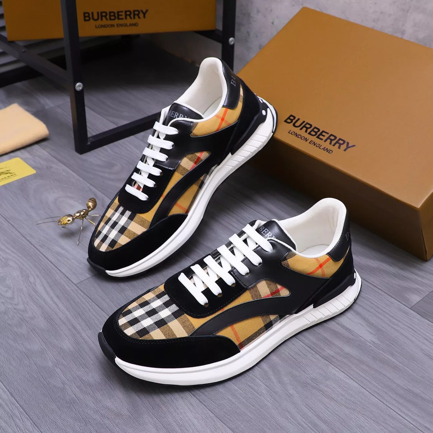 Burberry Casual Shoes For Men Bold 2617
