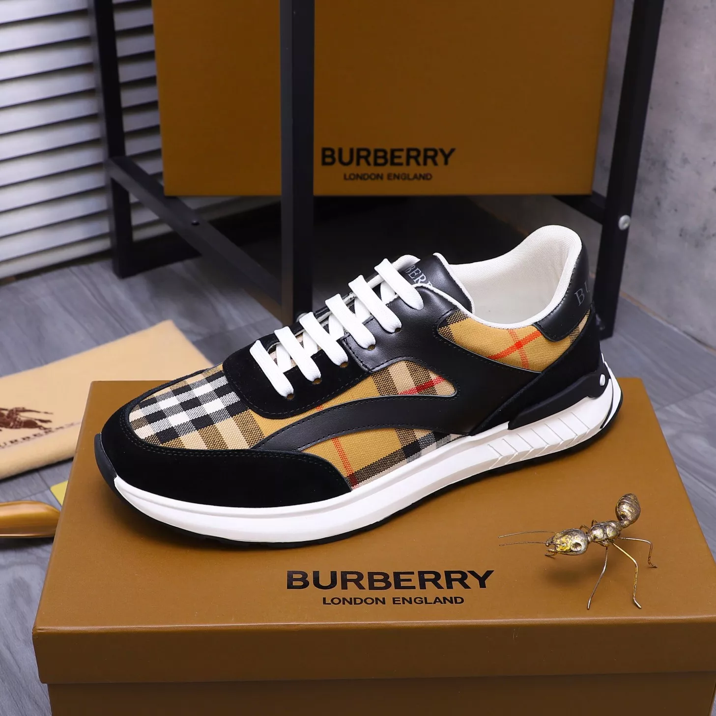Burberry Casual Shoes For Men Bold 2617