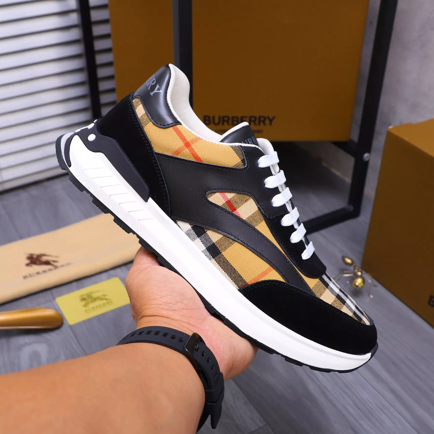 Burberry Casual Shoes For Men Bold 2617
