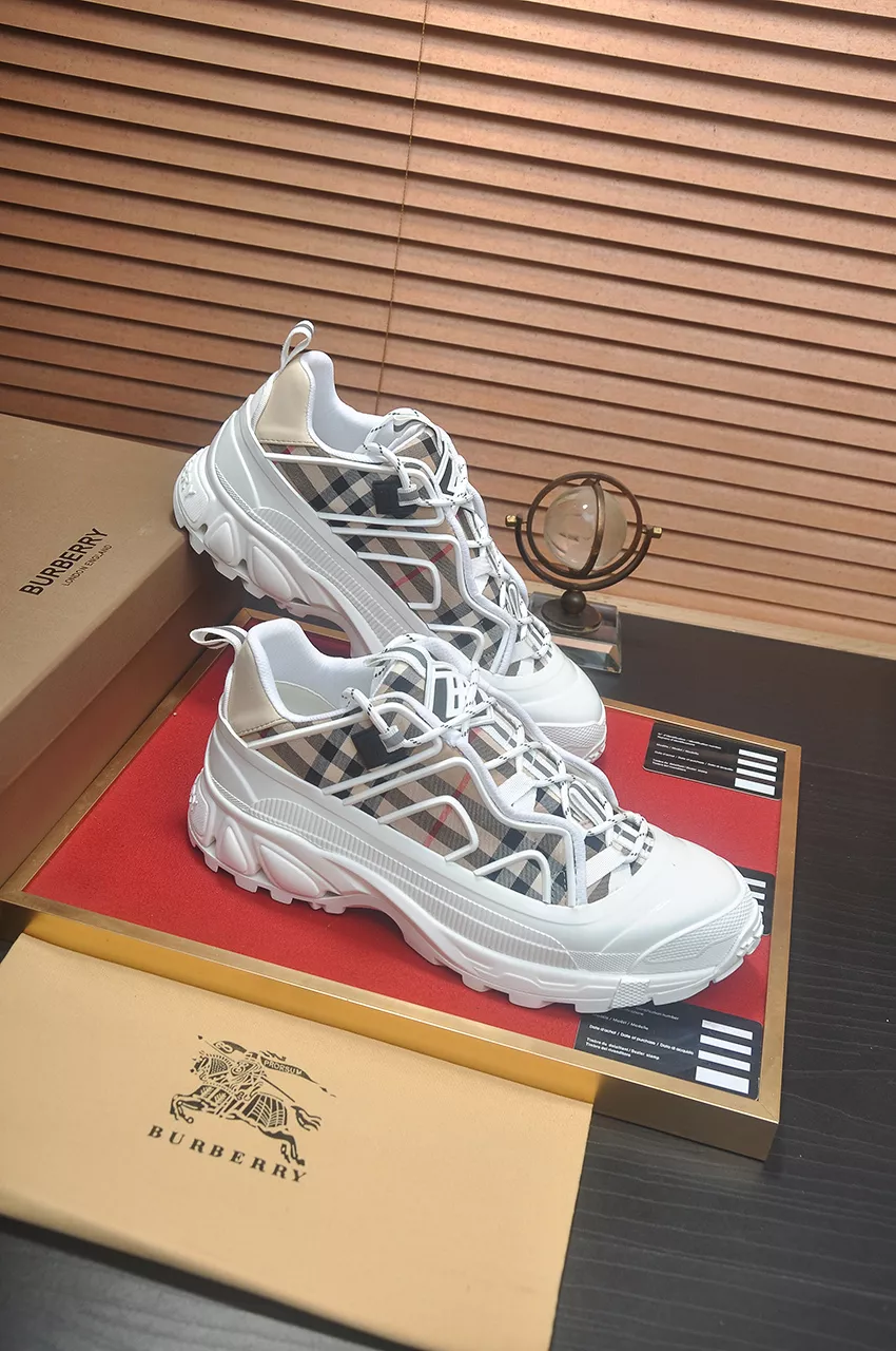 Burberry Casual Shoes For Men Bold 5517