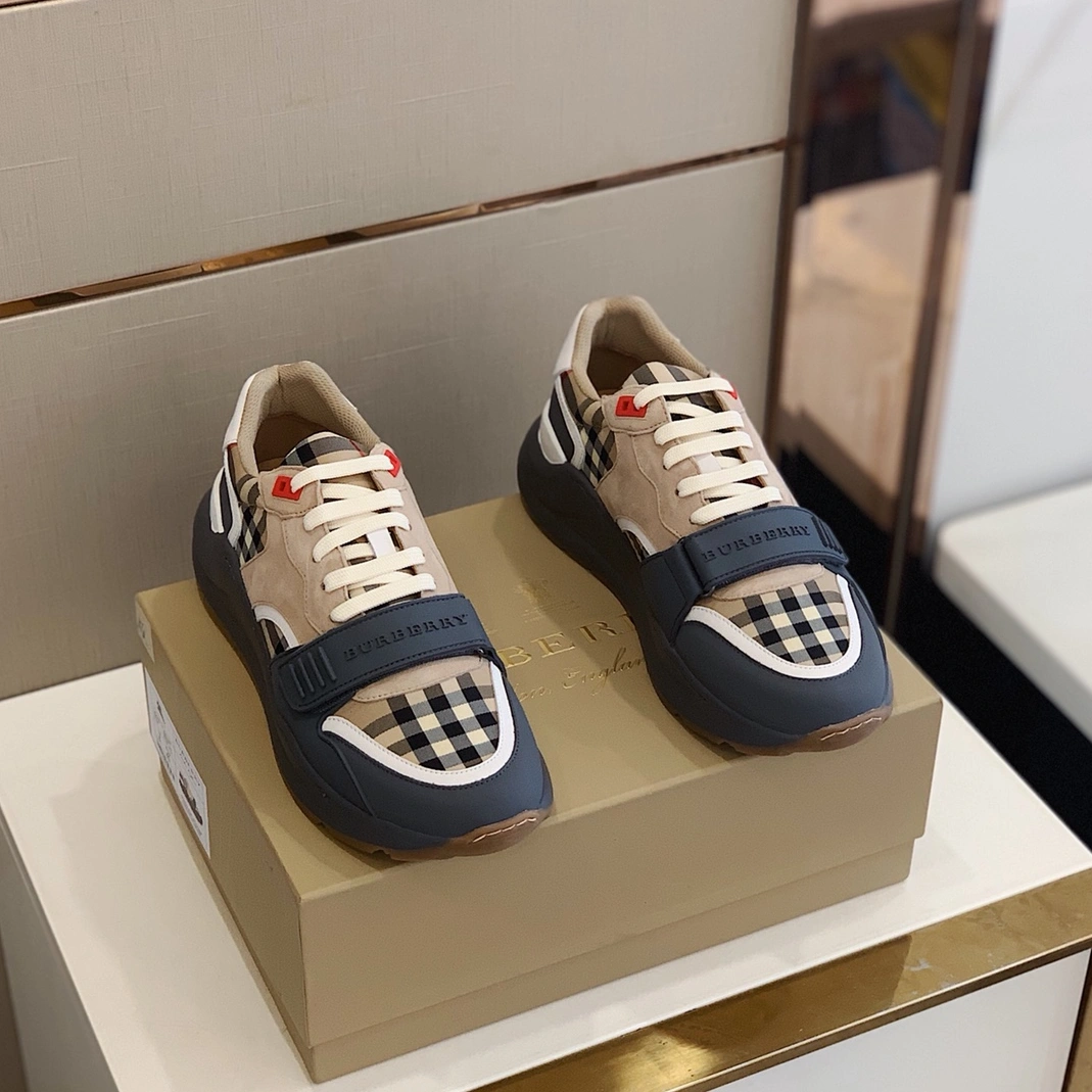 Burberry Casual Shoes For Men Bold 8226