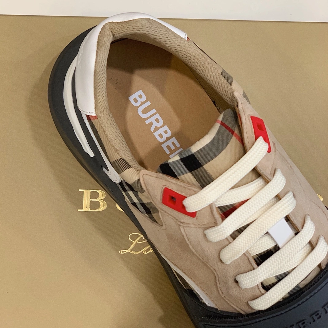 Burberry Casual Shoes For Men Bold 8226