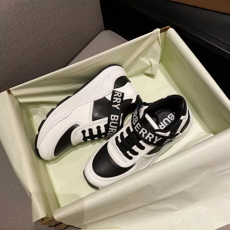 Burberry Casual Shoes For Men Bold 9407