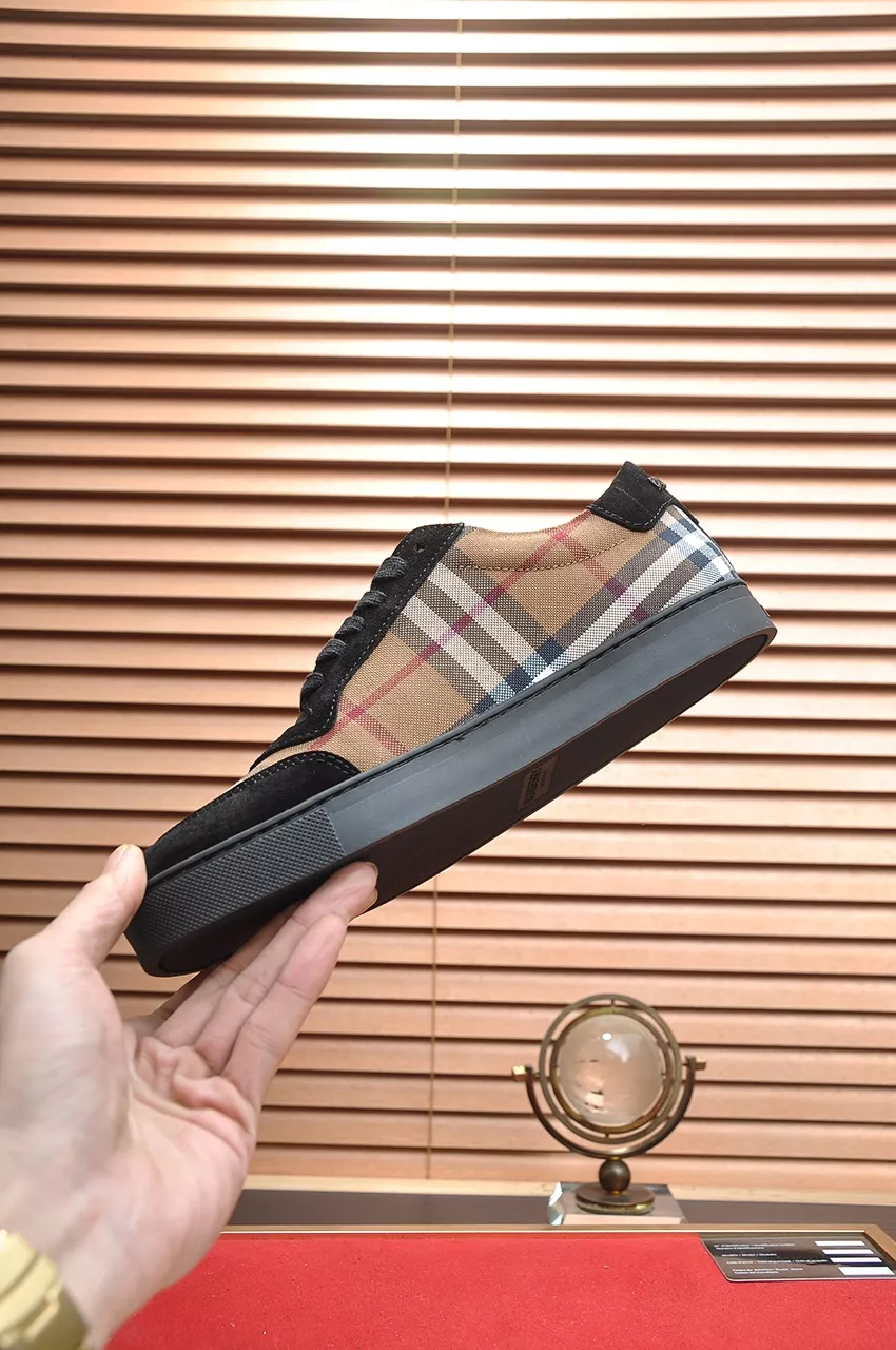 Burberry Casual Shoes For Men Bright 8373