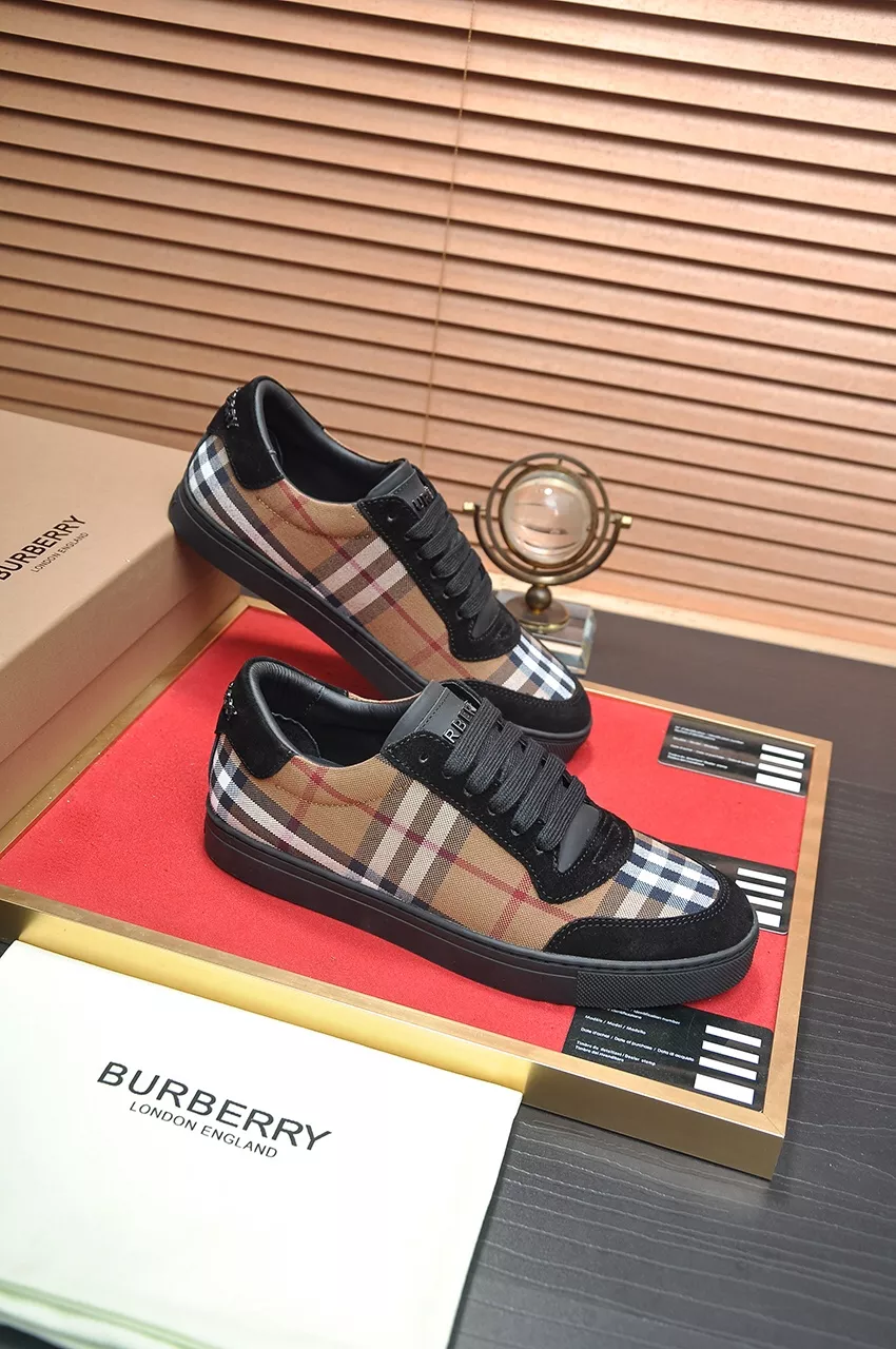 Burberry Casual Shoes For Men Bright 8373