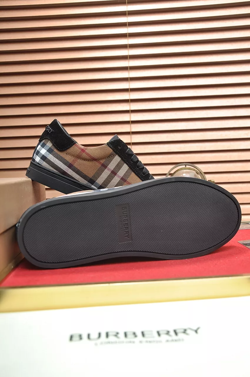 Burberry Casual Shoes For Men Bright 8373