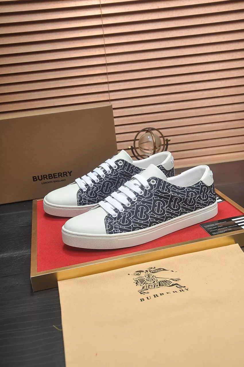 Burberry Casual Shoes For Men Classic 3660